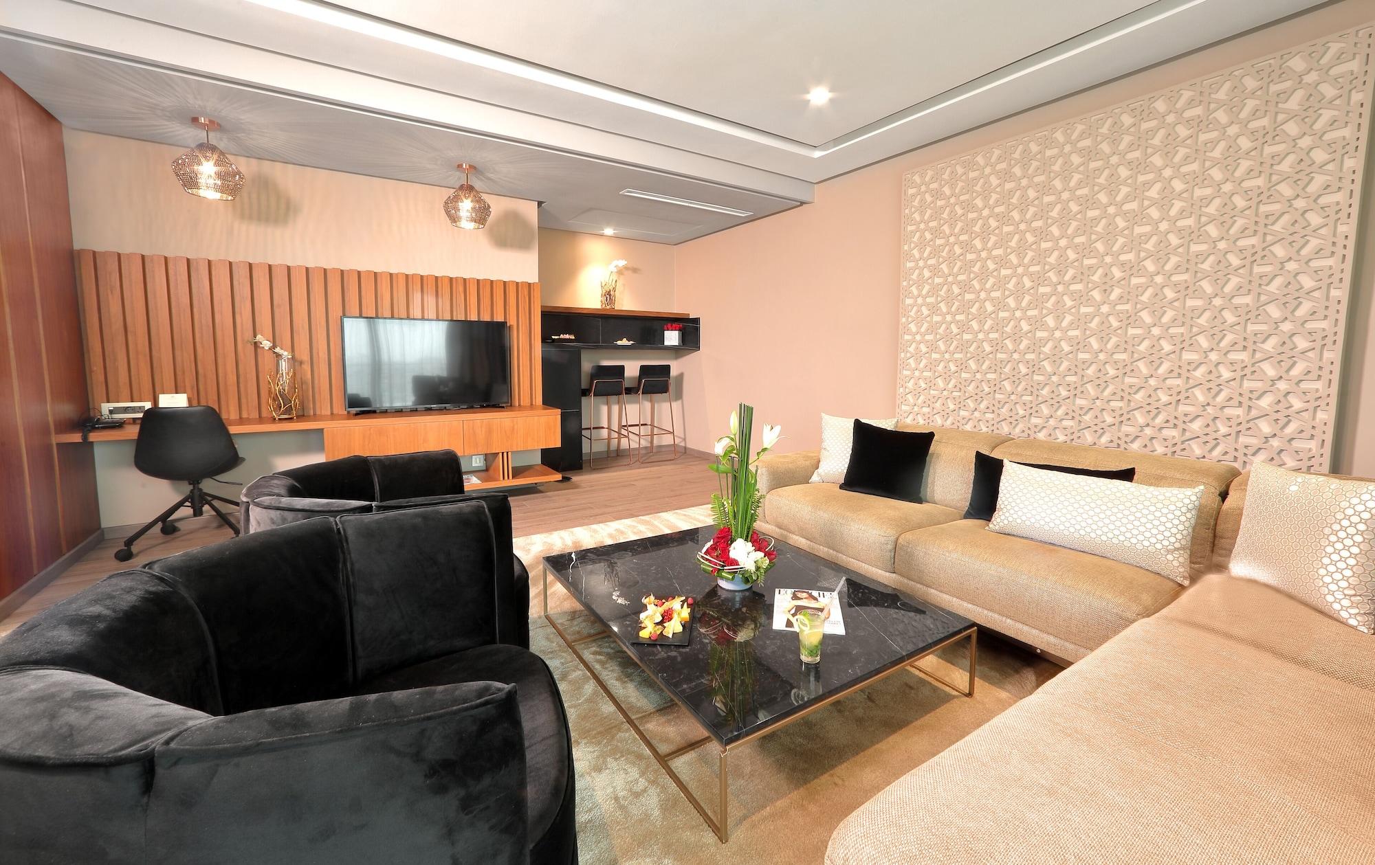Le Palace D'Anfa Касабланка Екстер'єр фото A suite at the airport